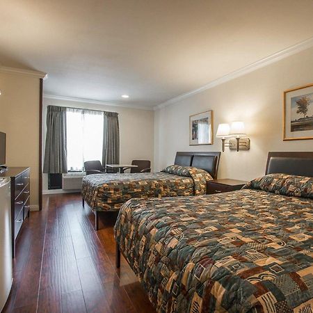 Rodeway Inn Риверсайд Экстерьер фото