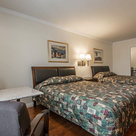 Rodeway Inn Риверсайд Номер фото