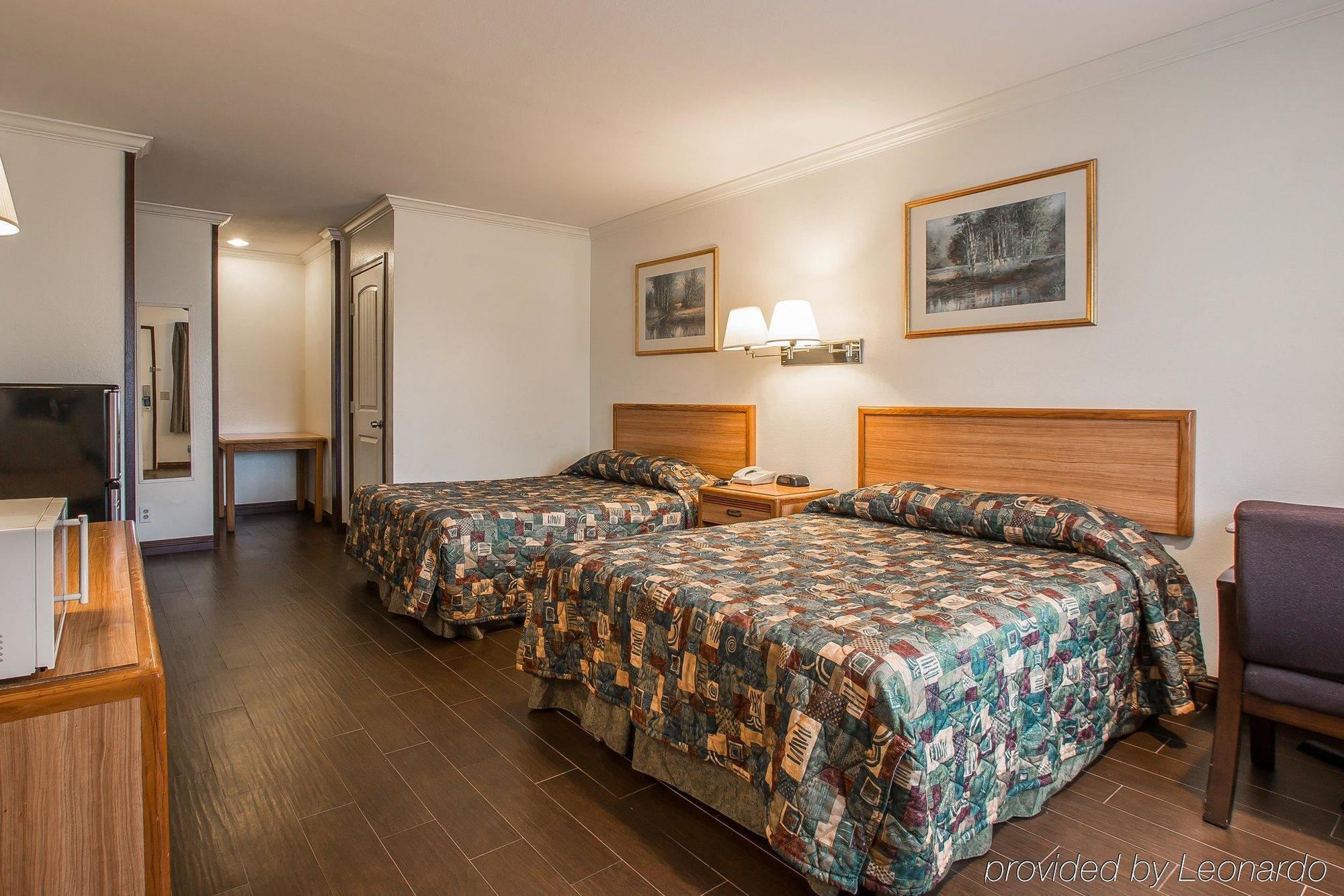 Rodeway Inn Риверсайд Экстерьер фото